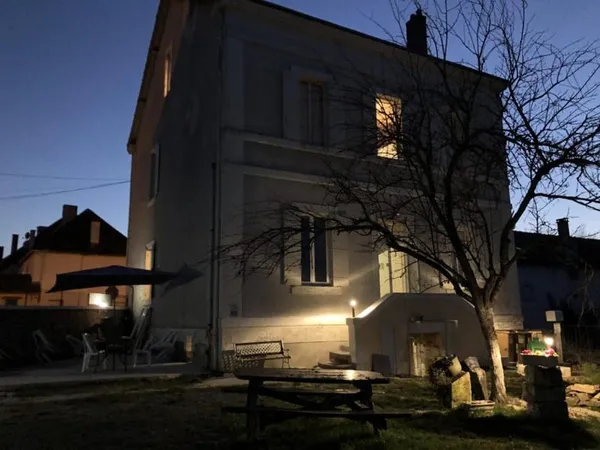 Bien immobilier de rendement Vente Jumilhac-le-Grand 300m² 230000€