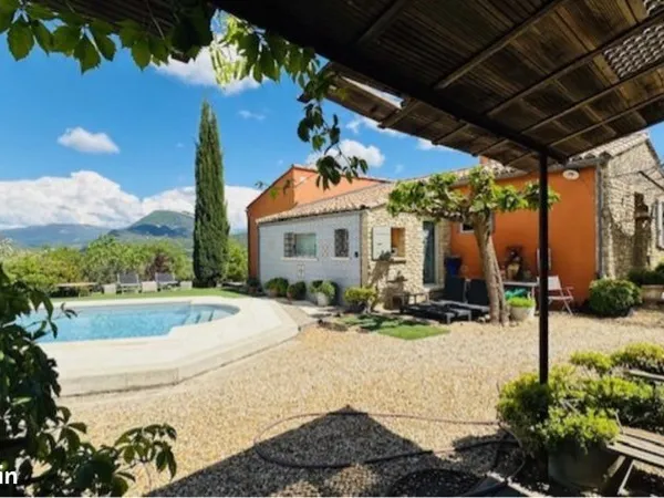 Propriété de charme avec vue panoramique sur le Mont Ventoux - Vaison-la-Romaine (Vaucluse)