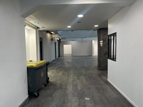 Boutique 1 pièce 380 m²