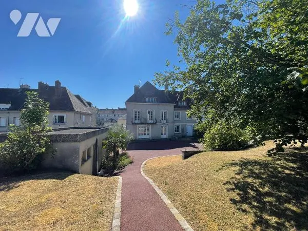 Maison 9 pièces 211 m²
