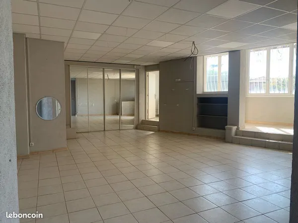 Loue local commercial ou professionnel