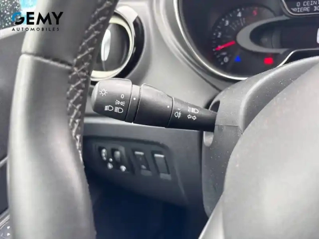 Renault Captur dci 90 edc — photo 18