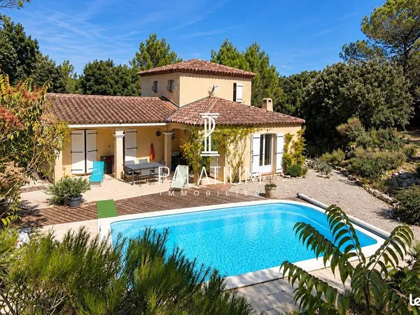 Villa 5 pièces 157 m²