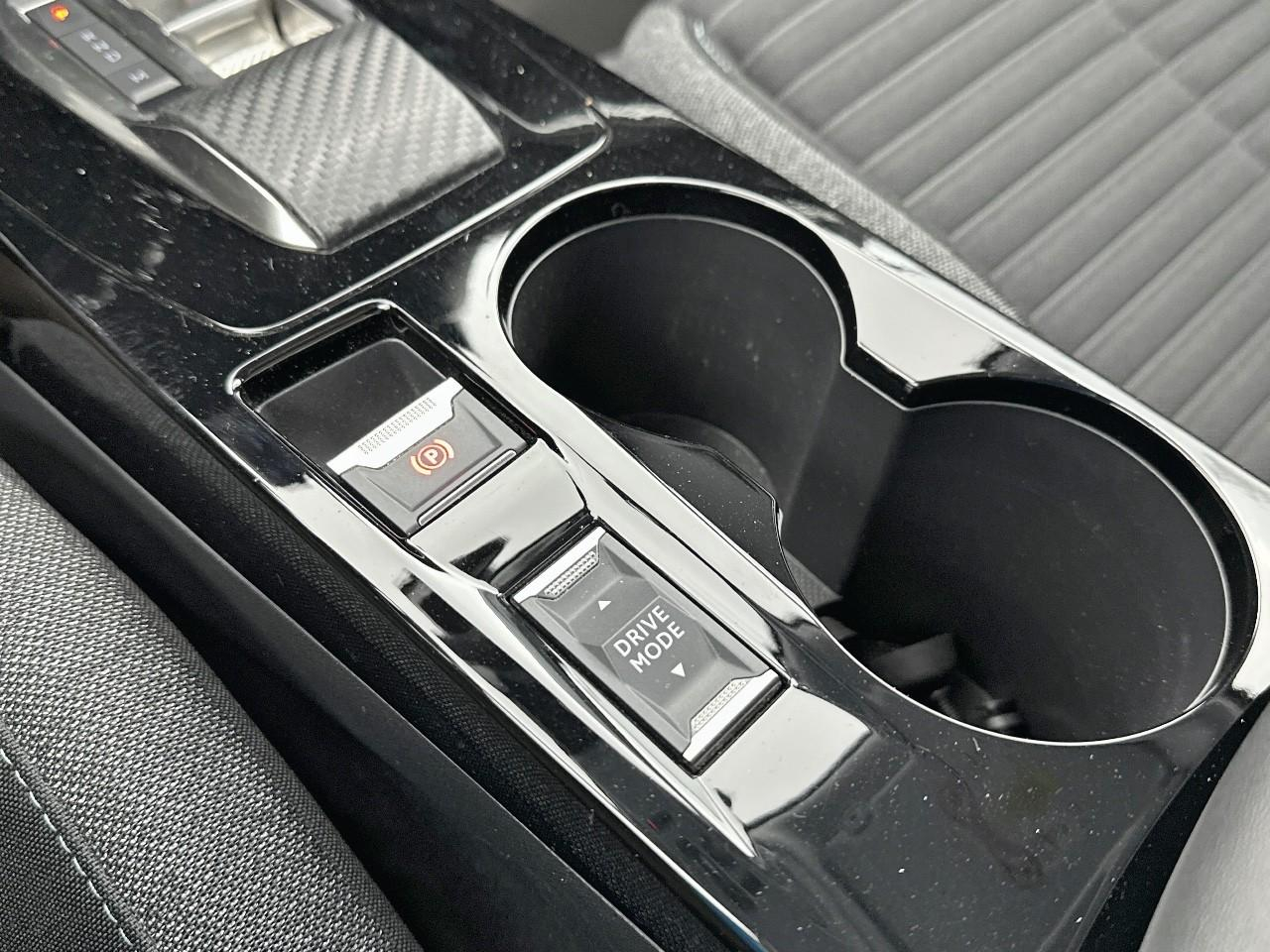 Peugeot 2008 puretech 130 s&s eat8 style — photo 30