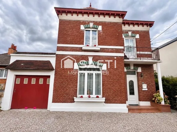 DIVION - MAISON DE CARACTÈRE - 129 M² - 182 000 €