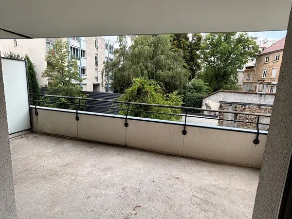 Appartement t3 avec grand balcon