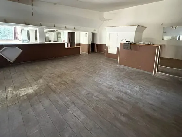 Local 250 m² - PENTAGONE - La Roche Sur Yon