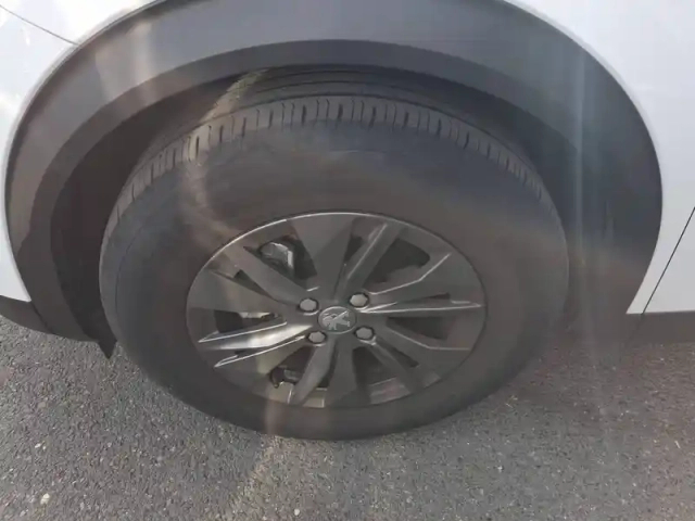 Peugeot 2008 puretech 130 s&amp;s bvm6 — photo 27