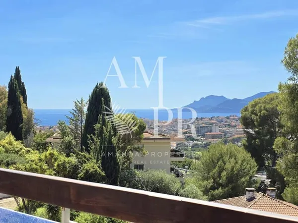 Exclusivité : 3 pièces de 110m2 terrasse vue mer