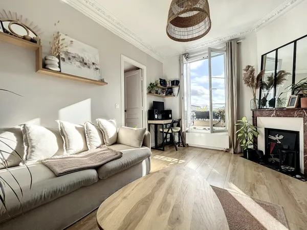 Superbe 2 pièces de 34m2, en étage élevé, calme, lumineux et