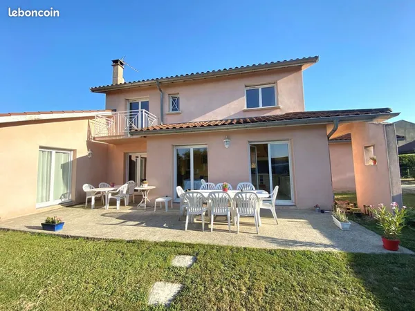 Maison de ville 130 m² Terrain 650 m² Brindas centre