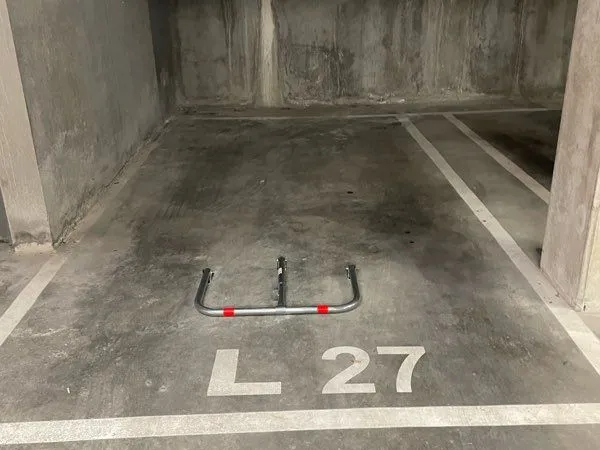 Loue place de parking couverte