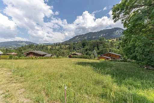 Terrain 1200 m²