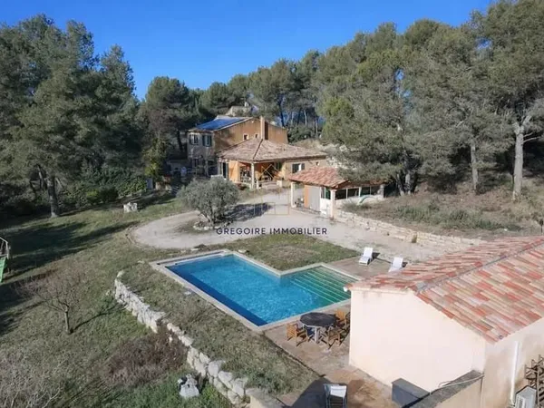 Maison La Bastidonne 7 pièce(s) 255 m2