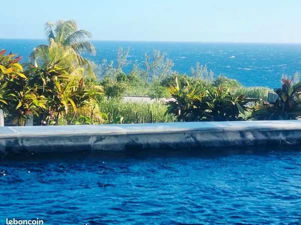 Maison individuelle rénovée vue mer piscine au sel 3 chambres