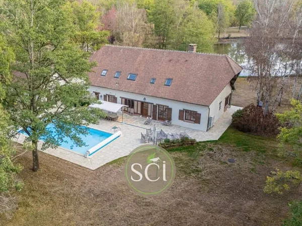Maison 8 pièces 275 m²