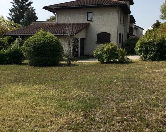 Maison 241 m2 et terrain 2065m2