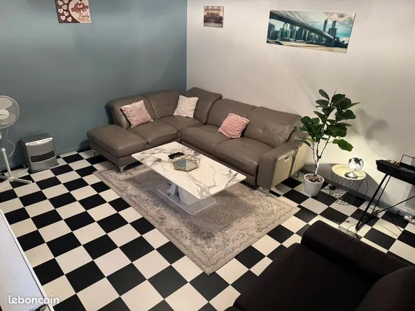 Chambre meublée