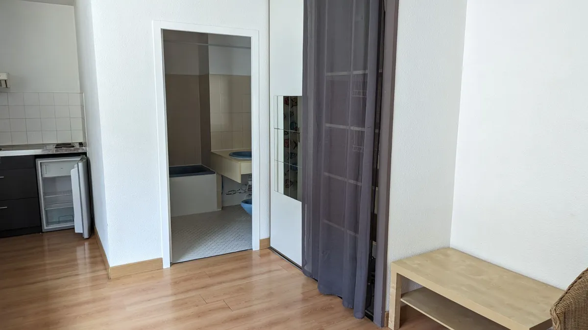 Photo 1