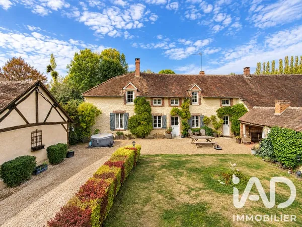 Maison 8 pièces 201 m²
