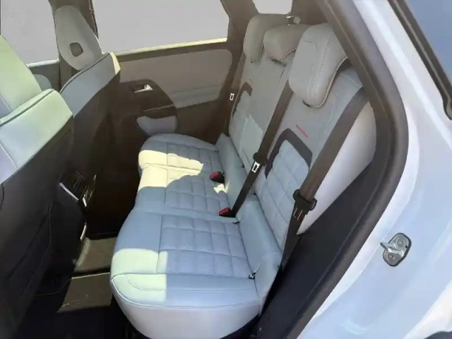 Citroën C5 Aircross hybride rechargeable 195 ch e-eat7 — photo 12
