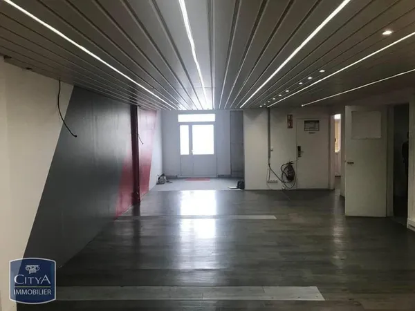 Local commercial 127 m²