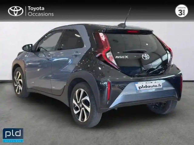 Toyota Aygo X 1.0 vvt-i 72ch design my24 — photo 2