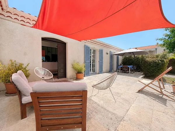 EMPLACEMENT IDÉAL - Maison chaleureuse de 115 m² avec terrasses