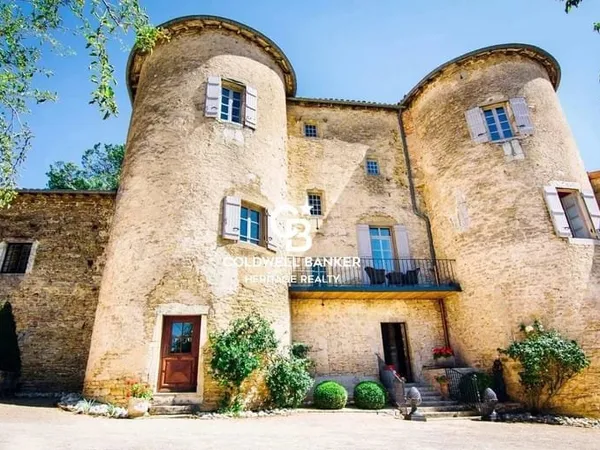 À Igé, un château du XIIIe siècle entre Cluny et Mâcon