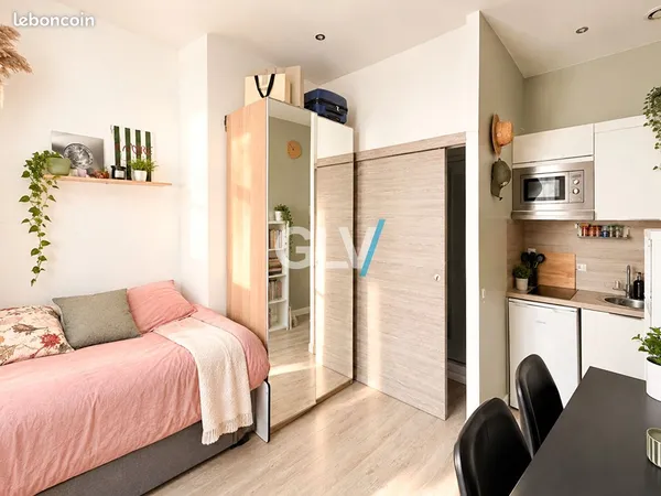 Studio 1 pièce 14 m²