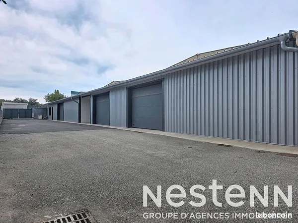 Entrepôt 220 m² SAINT BONNET DE MURE