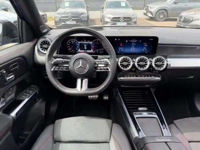Mercedes Glb 220 d 4matic amg line — photo 31