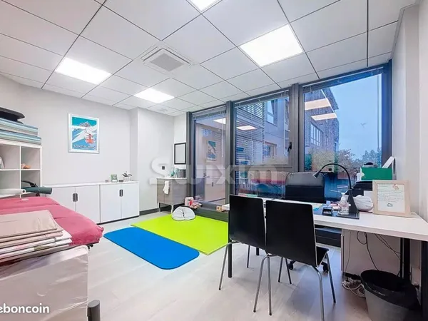 Bureaux spacieux au centre HESTIA
