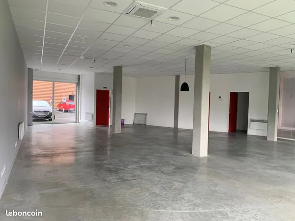 Local commercial 160 m² Gazeran