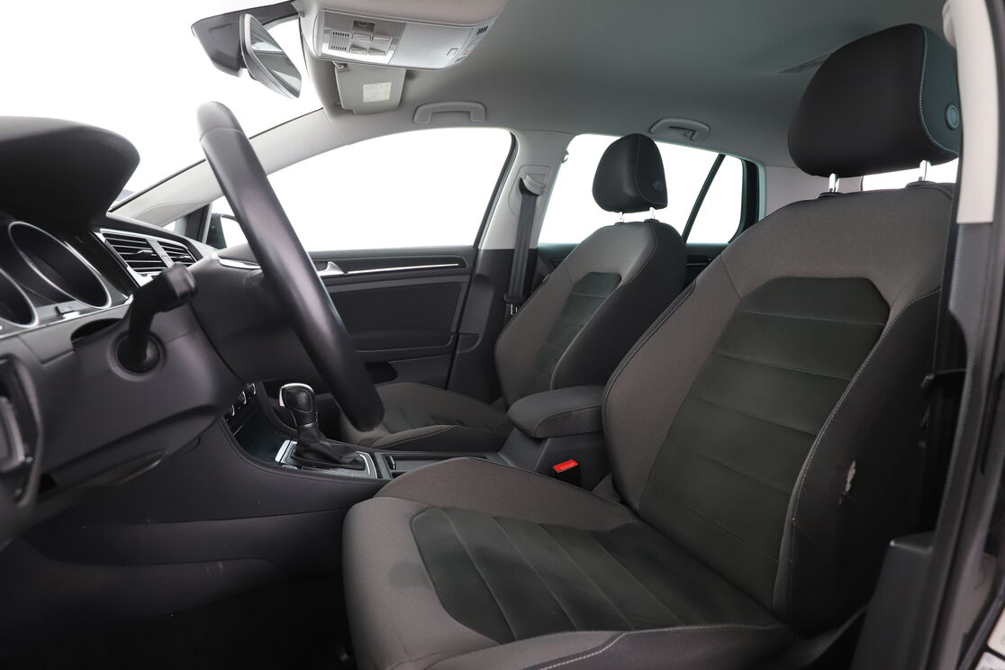 Volkswagen Golf VII 1.6 TDI BlueMotion Tech Carat DSG7 — photo 9