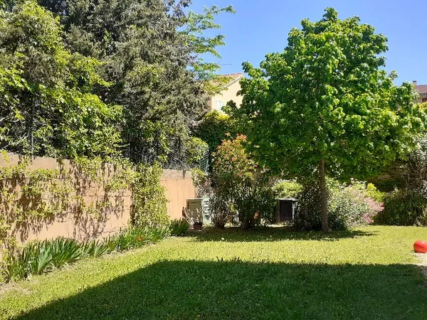 Vends appartement avec jardin