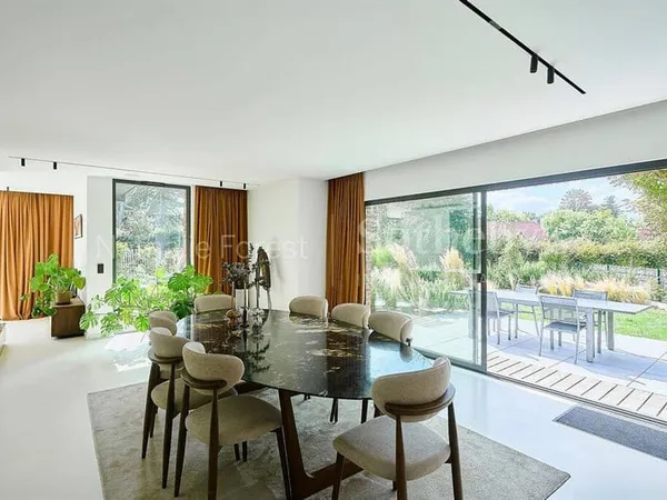 Maison 8 pièces 265 m²