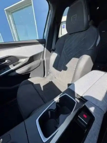 Peugeot 3008 electrique 210 ch 73 kwh — photo 9