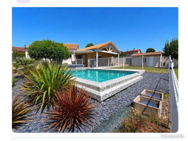 Maison avec piscine et jardin — Colocation