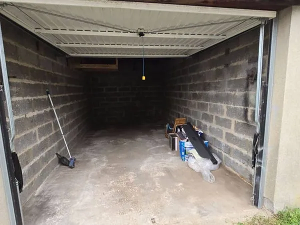 Parking 12 m²