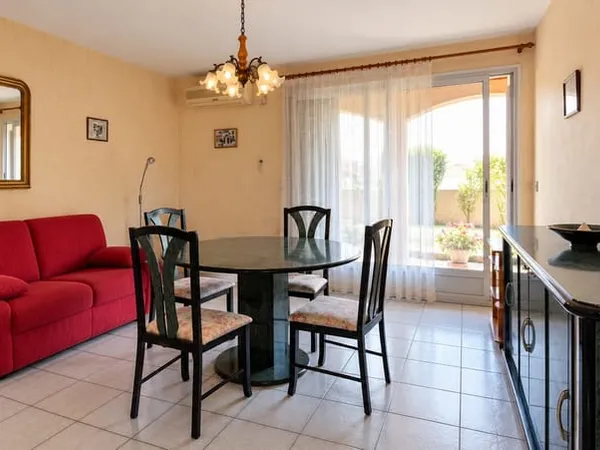 Appartement T2 avec jardin, terrasses et parking privé