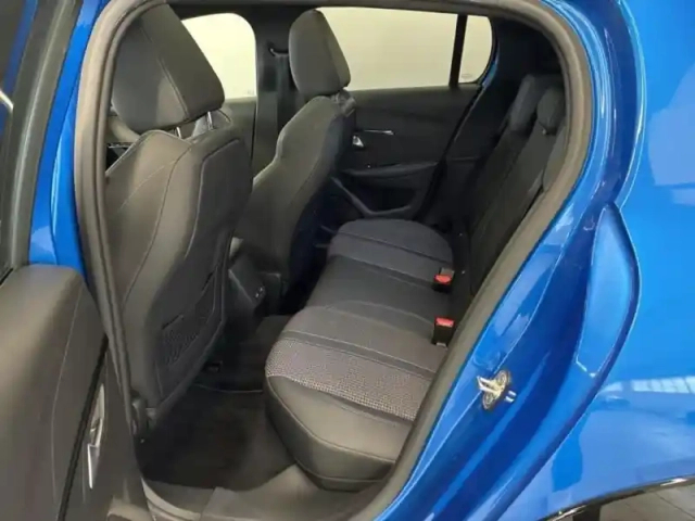 Peugeot 208 e- 136ch gt — photo 6