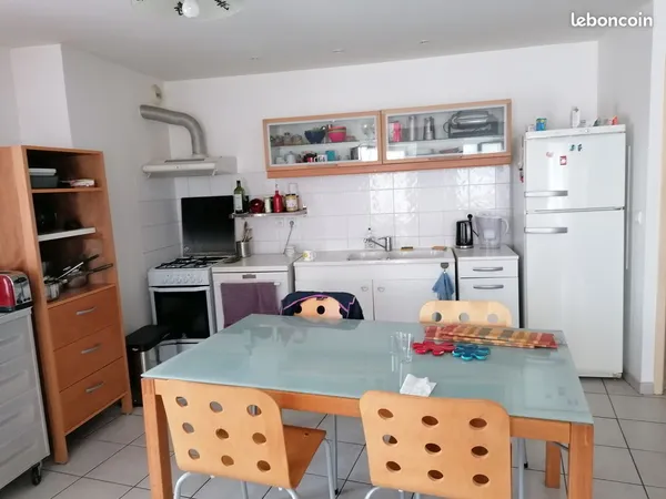 HYPERCENTRE CHABEUIL - APPARTEMENT T4 avec garage et cave