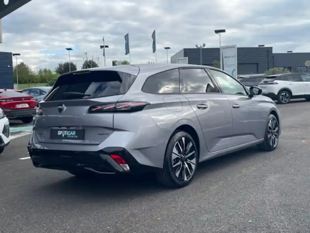 Peugeot 308 sw hybrid 145 e-dcs6 — photo 22