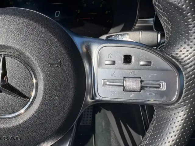 Mercedes Classe C 200 cabriolet amg lin — photo 17