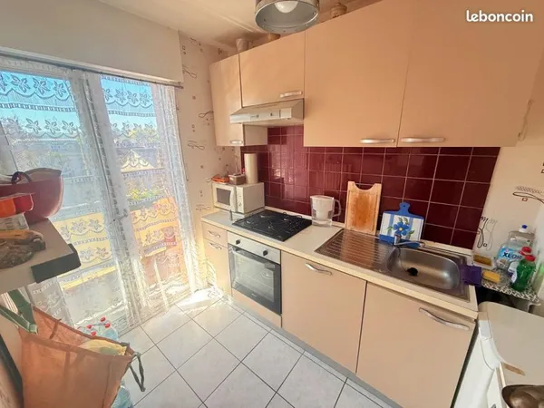 Appartement vendu loué - Balcon - Parking - Résidence avec ascenseur