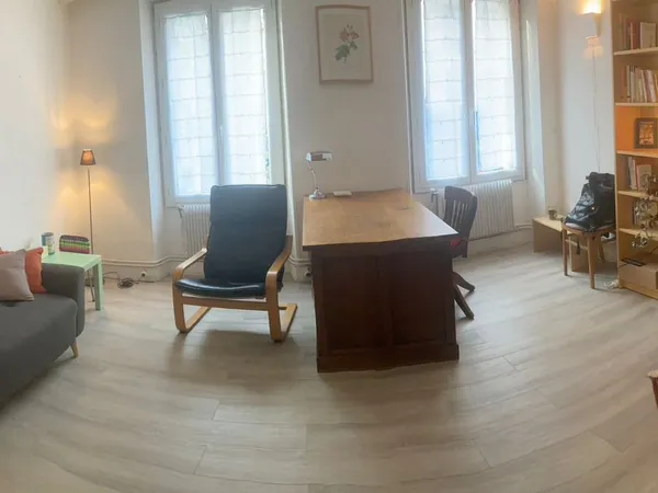 Propose place dans cabinet partagé