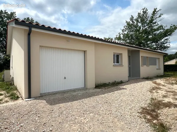 Maison neuve de plain-pied RE2020 - 128 m² habitables sur terrain de 1 100 m²