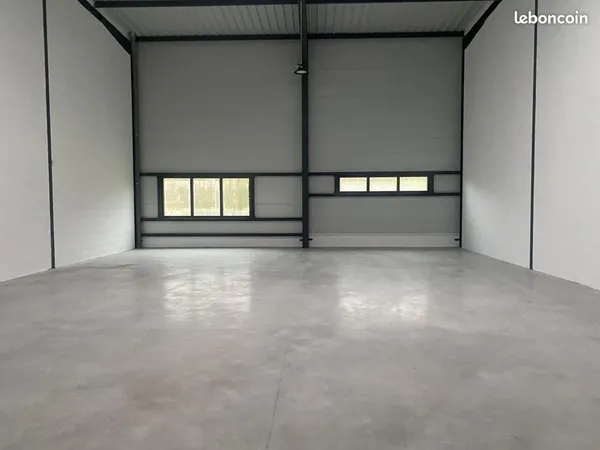 Local bureaux 335 m²