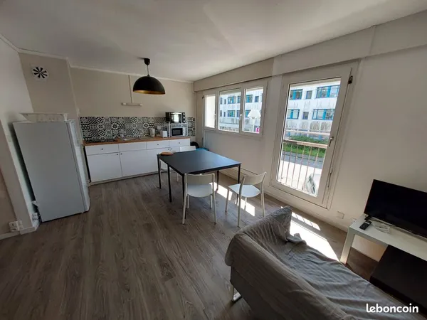 5 chambres, wifi, proche facs/écoles, commerces, tramway